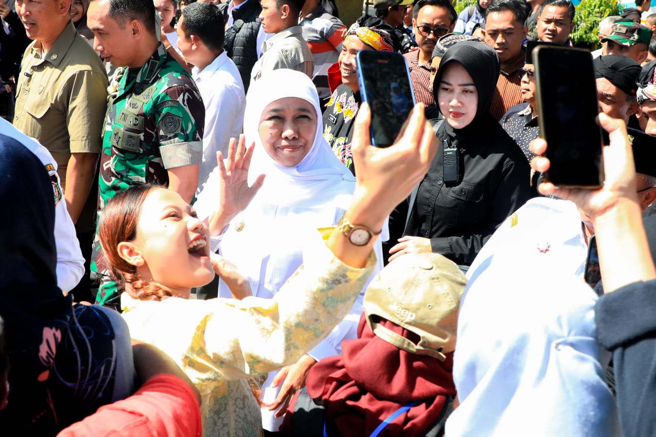 Wapres Gibran Apresiasi Bazar Blitar Djadoel, Gubernur Khofifah Komitmen Berdayakan Koperasi- UMKM dan Ekonomi Kreatif di Jatim
