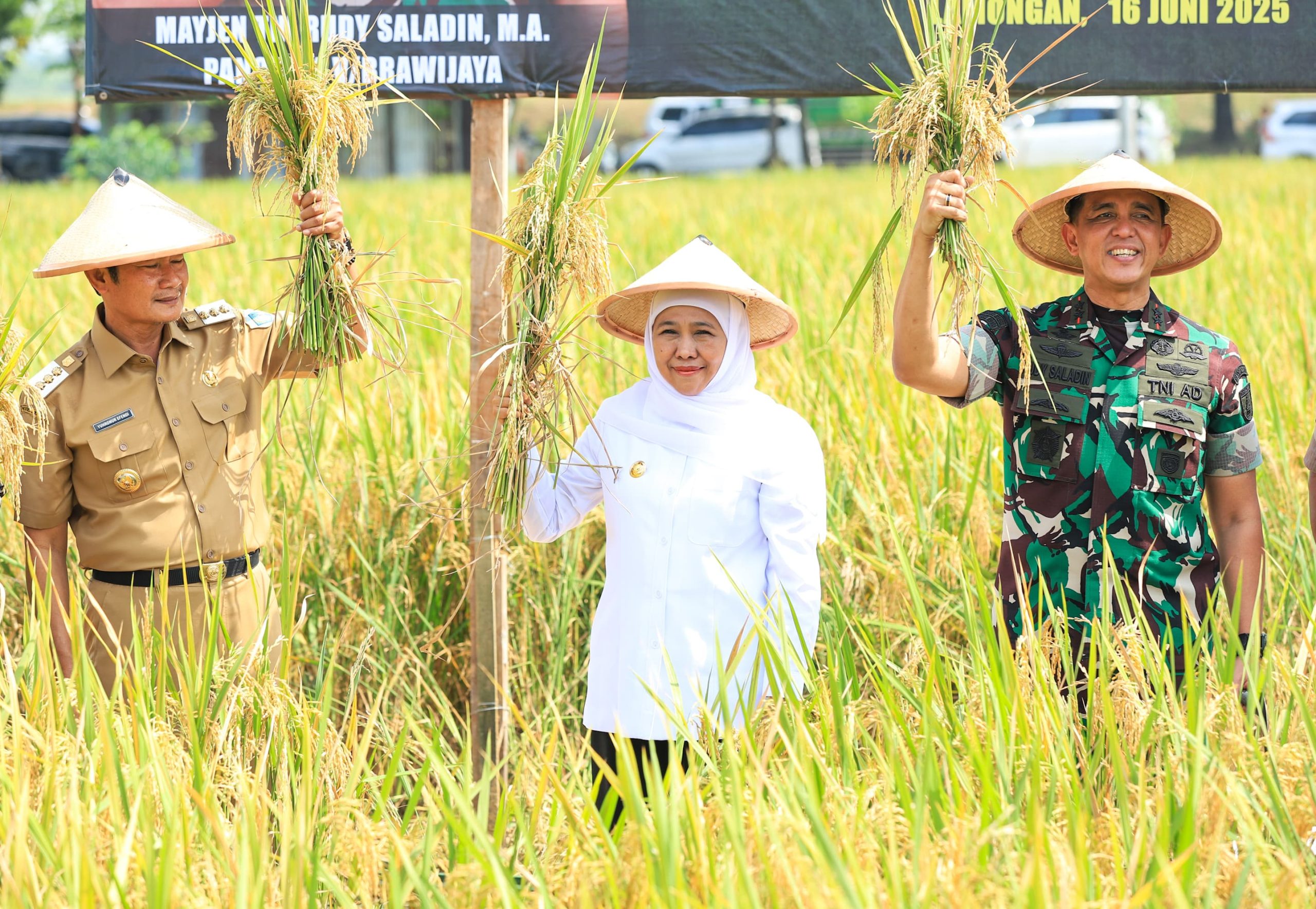 Apresiasi Kampung Pangan Terpadu Kodim 0812  di Lamongan, Gubernur Khofifah Siap Replikasi Integrated Farming Untuk Wujudkan Kedaulatan Pangan