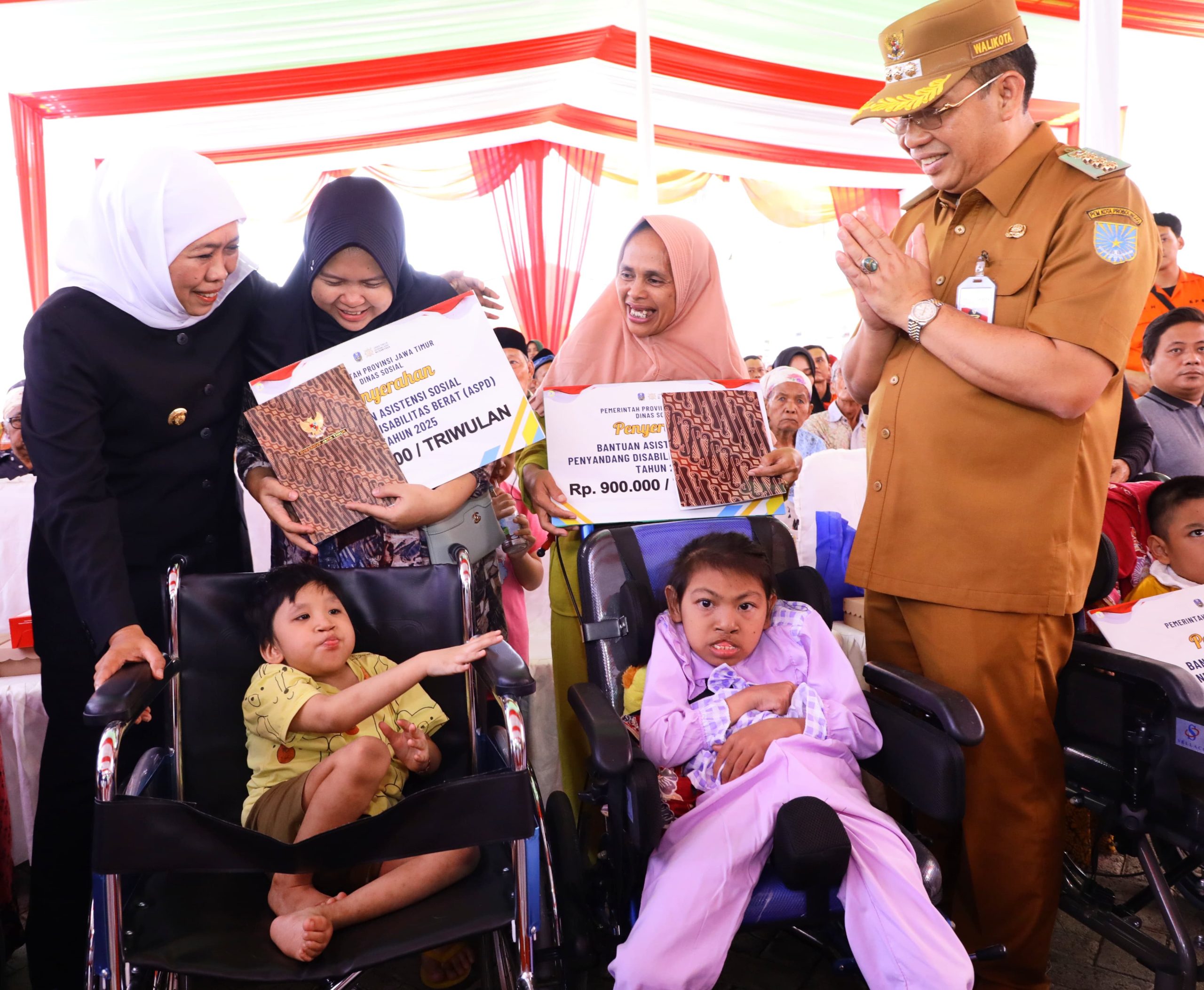 Masyarakat Kota Probolinggo Terima Bansos Senilai Rp 2,232 Miliar dari Gubernur Khofifah, Optimis Ciptakan Kesejahteraan Sosial Merata di Jawa Timur