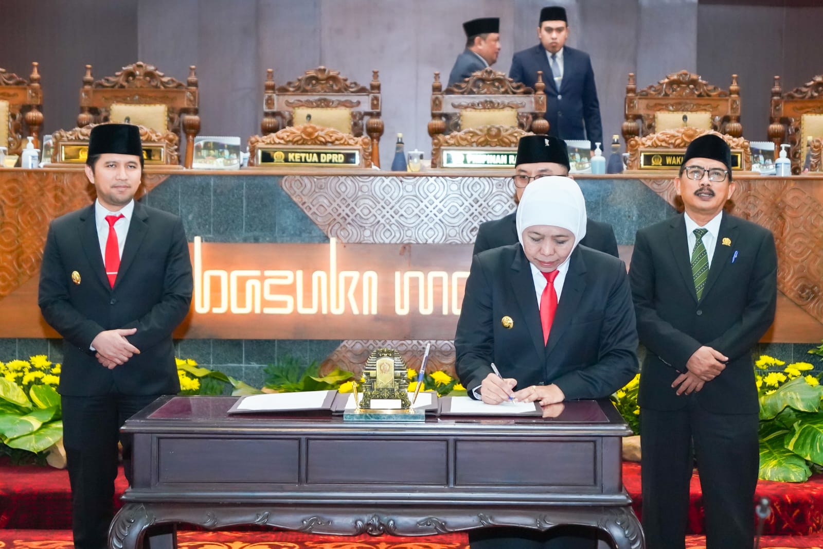 Raperda RPJMD 2024-2029 Disahkan, Gubernur Khofifah Apresiasi Kolaborasi dan Sinergi Eksekutif-Legislatif Wujudkan Kesejahteraan Masyarakat Jatim