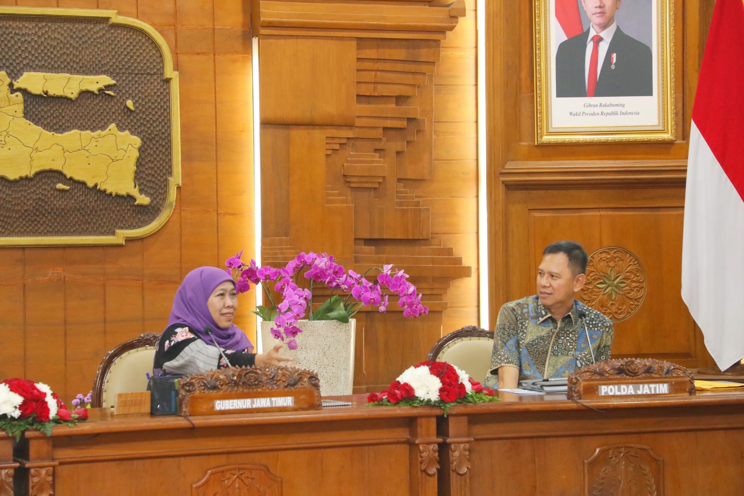 SE Bersama Gubernur, Pangdam dan Kapolda Terkait  Penggunaan Pengeras Suara Resmi Berlaku di Jawa Timur, Gubernur Khofifah: Patuhi Aturan, Jaga Ketertiban dan Ketentraman di Masyarakat