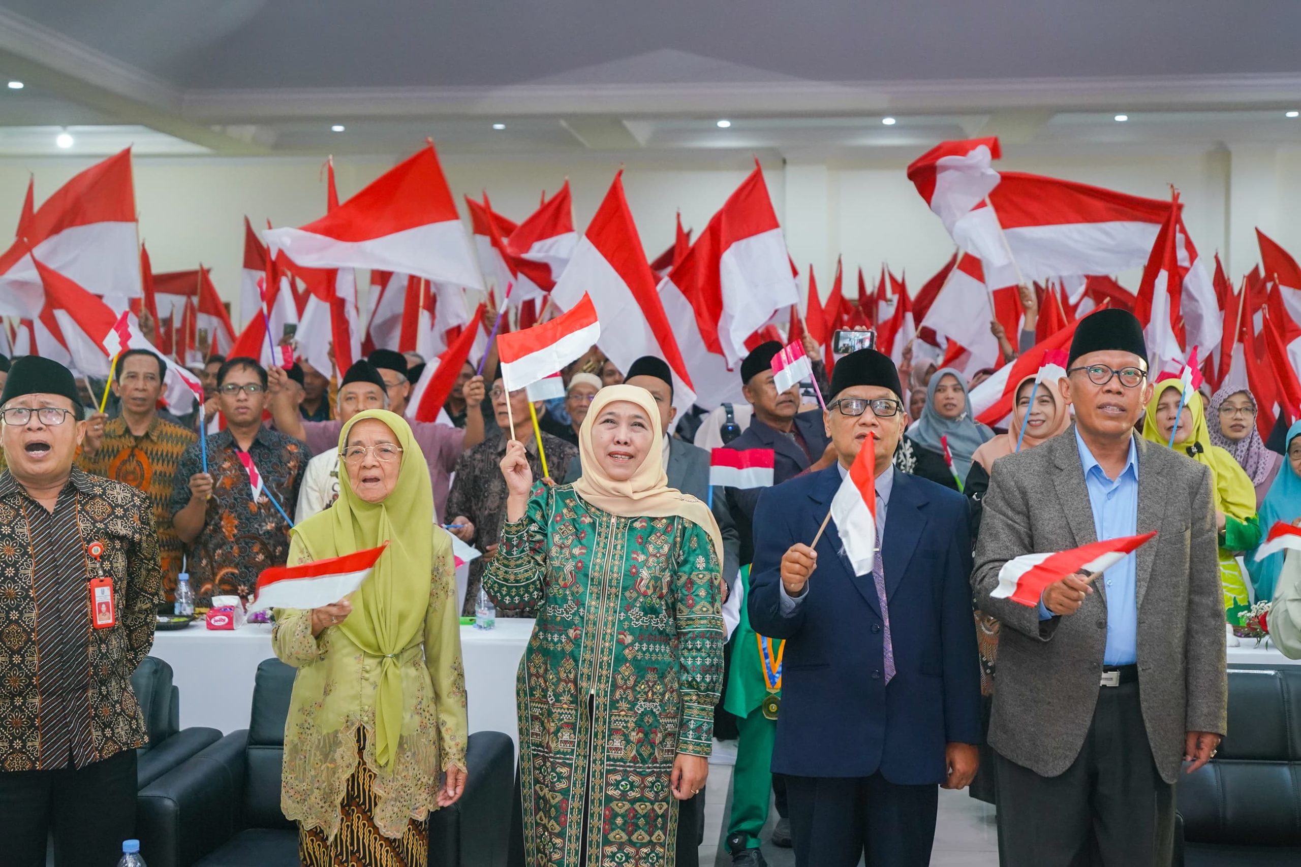 Ajak Teladani Perjuangan KH Masjkur dan KH Tholchah Hasan, Gubernur Khofifah: Pendidikan Adalah Pondasi Karakter dan Peradaban Bangsa