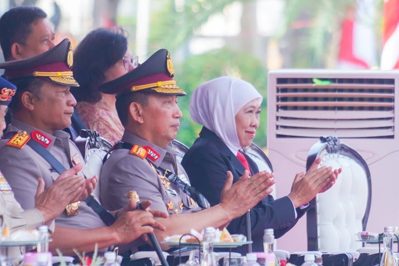 Gubernur Khofifah  Hadiri Upacara Peringatan Hari Juang Polri Dipimpin  Langsung Kapolri   di Surabaya, Jadikan Momentum Perkuat Komitmen Berikan Pelayanan Terbaik Untuk Masyarakat