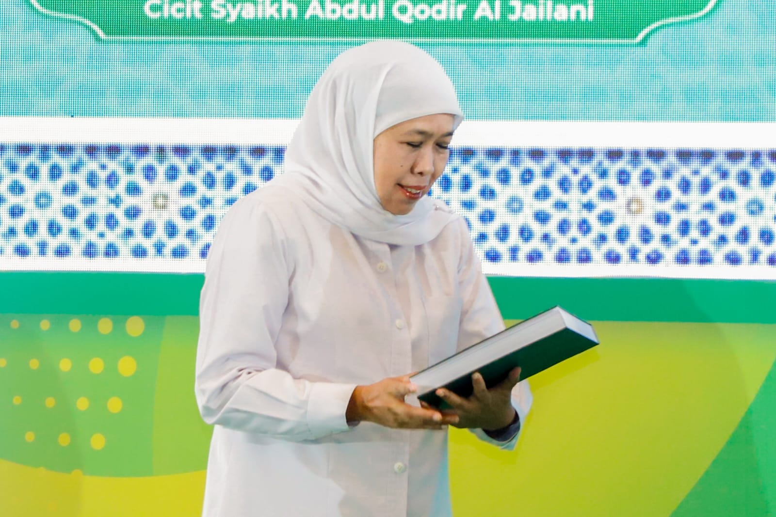 Digitalisasi Perlu Akhlak Literasi, Gubernur Khofifah Tegaskan Peran Penting Kritisme Publik