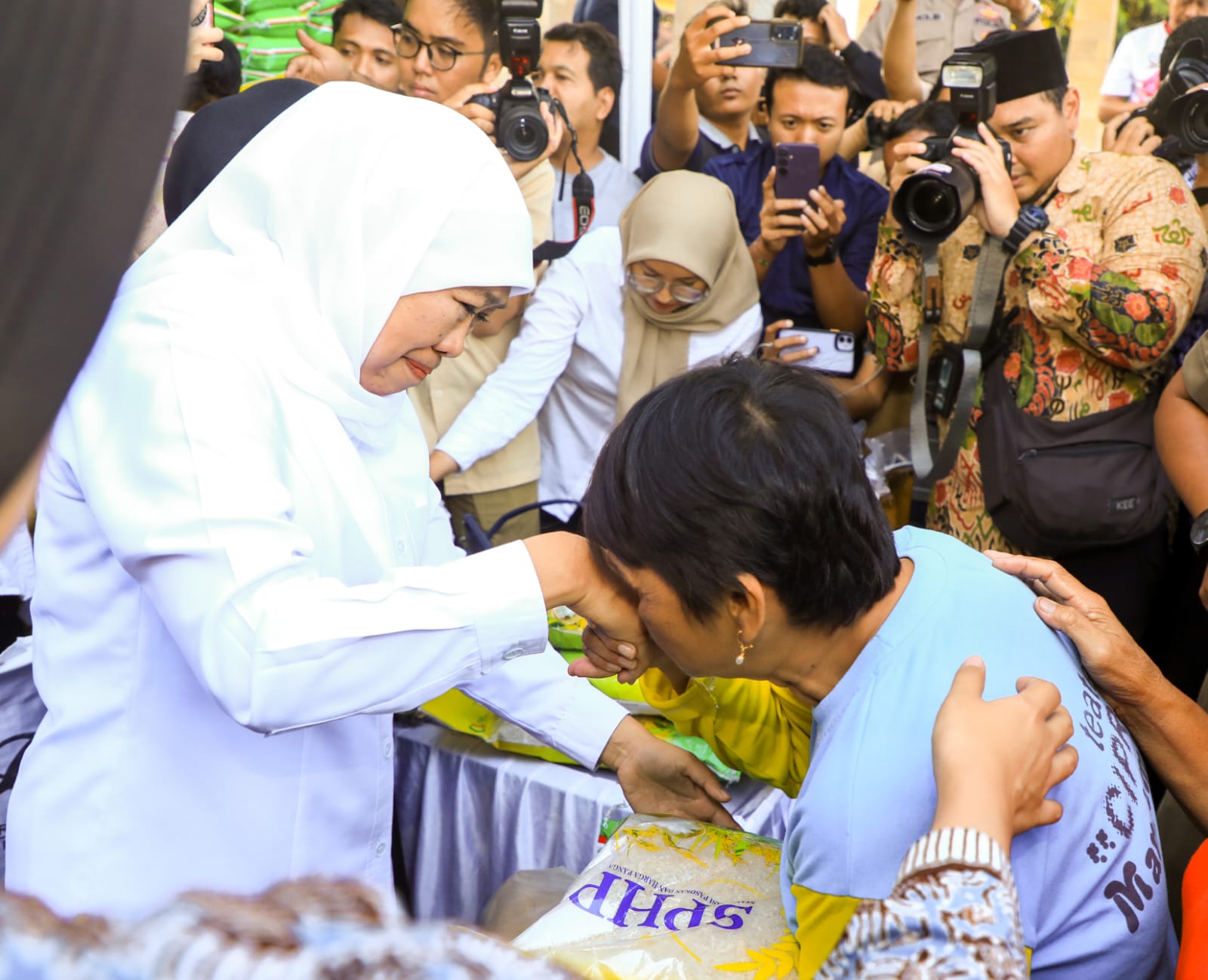 Gubernur Khofifah: Pasar Murah Jombang Wujud Kepedulian Pemprov Jatim Lindungi Daya Beli Rakyat