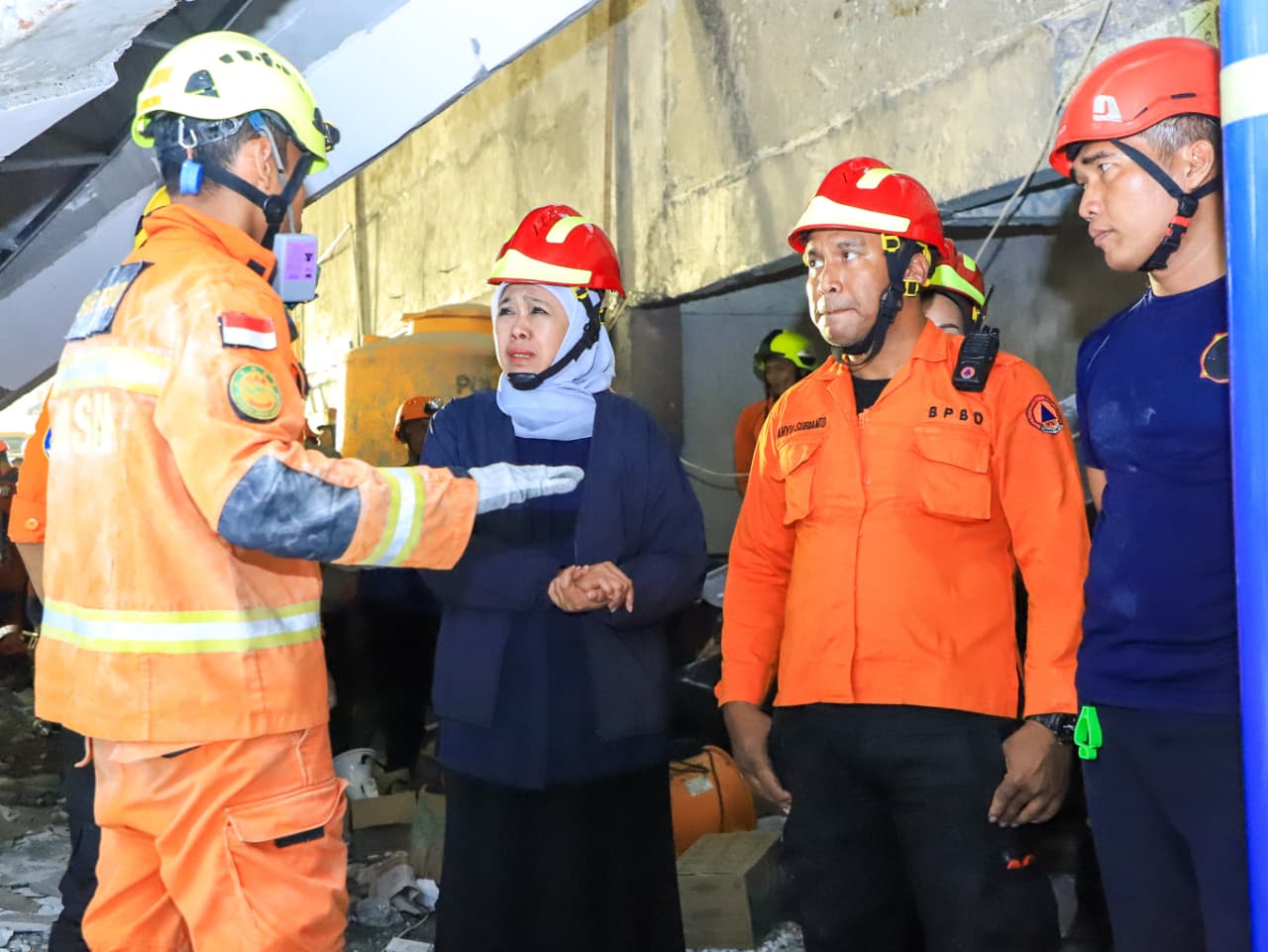 Gubernur Khofifah Tekankan Evaluasi Menyeluruh Bangunan Pendidikan Pasca Ambruknya Musholla Ponpes Al-Khoziny