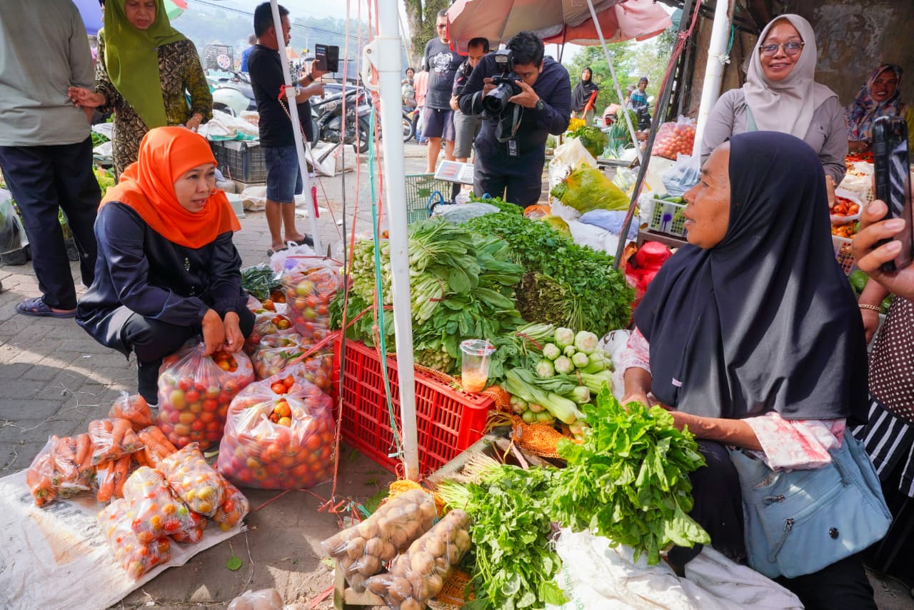 Gubernur Khofifah: Pasar Plaosan Bukti Kekuatan Ekonomi Rakyat dan Agrobisnis Perempuan