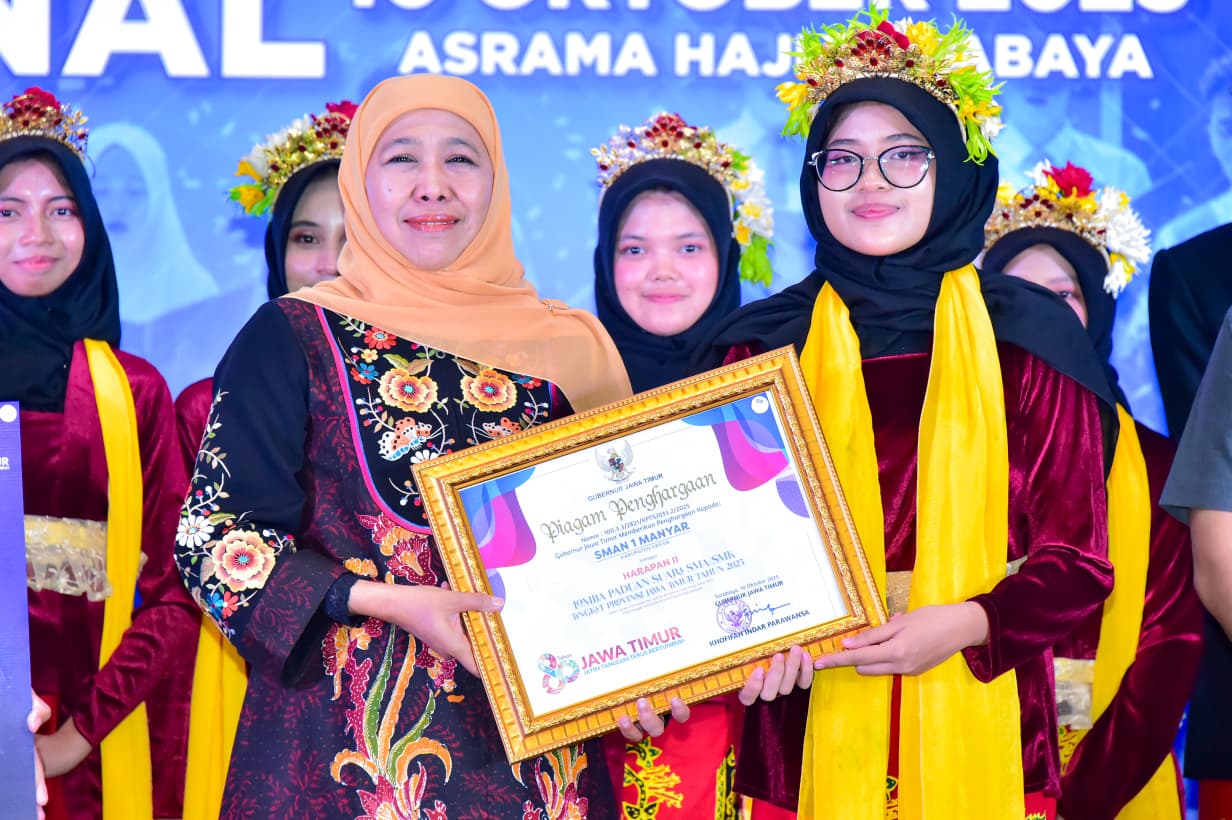 Paduan Suara SMA/SMK Jatim 2025 Jadi Panggung Harmoni dan Budaya, Gubernur Khofifah: Semua Adalah Juara