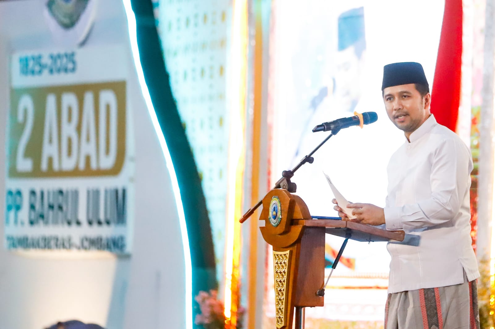 Bersama Wapres Ma’ruf Amin, Wagub Emil Hadiri Puncak 2 Abad Tambakberas, Santri Didorong Jadi Generasi Berkhidmah