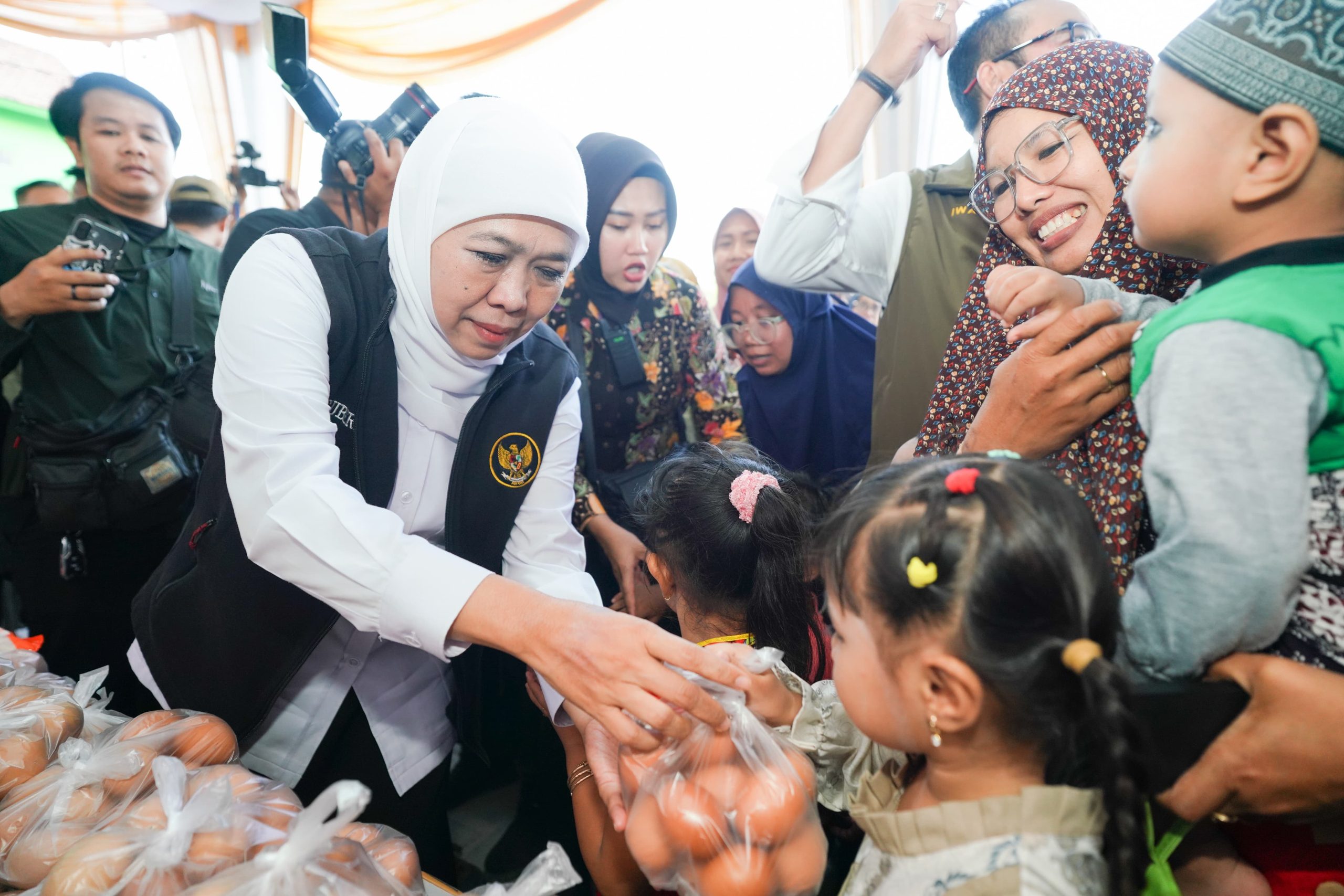 Gubernur Khofifah: Stabilitas Harga Bahan Pokok Harus Diraih dengan Pemerataan Pasar Murah di Jatim