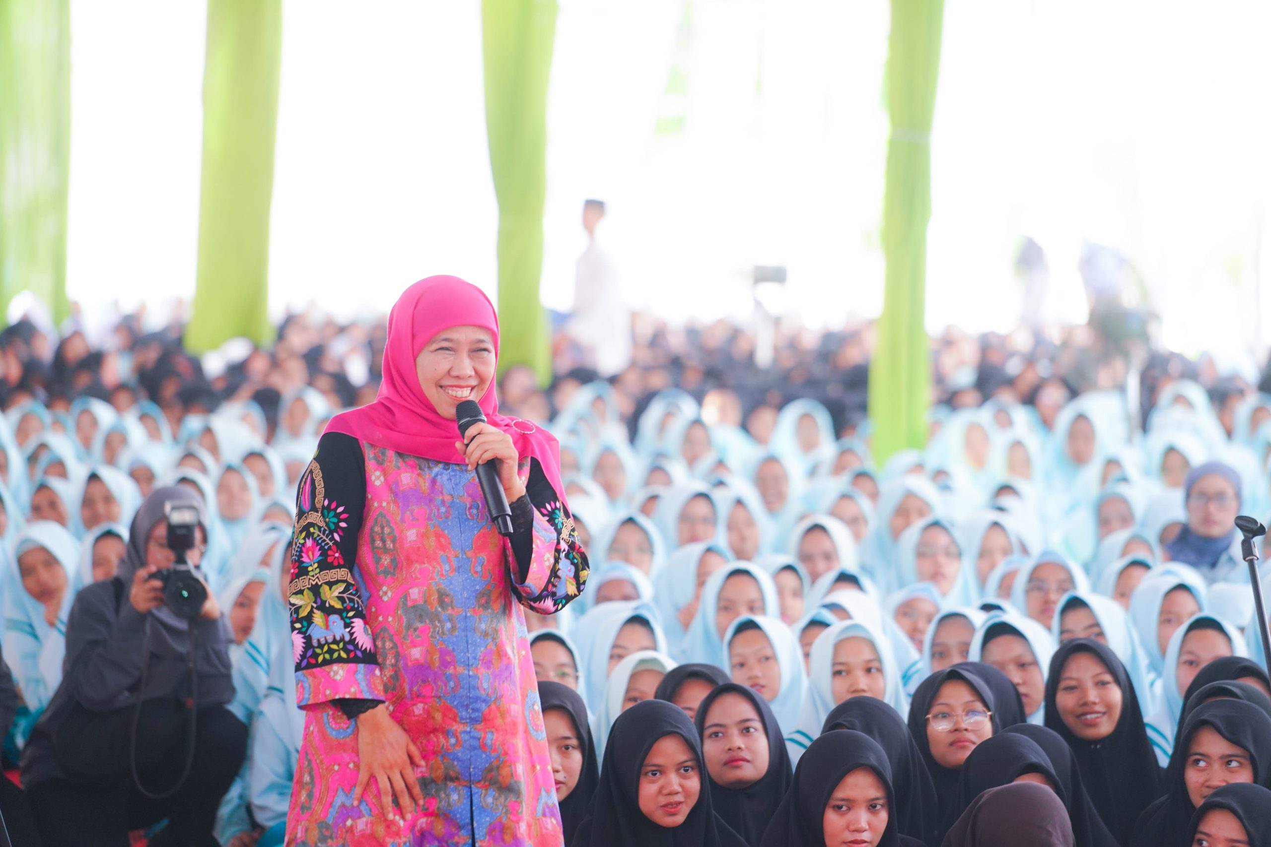 Gubernur Khofifah Tegaskan Santri Adalah Pilar Moral dan Penjaga Peradaban Bangsa