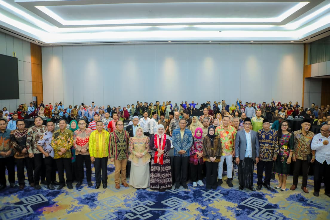 Gubernur Khofifah: Dari Jatim Kita Membawa Bhinneka Tunggal Ika Sebagai Air Kehidupan untuk Kebersamaan Bangsa