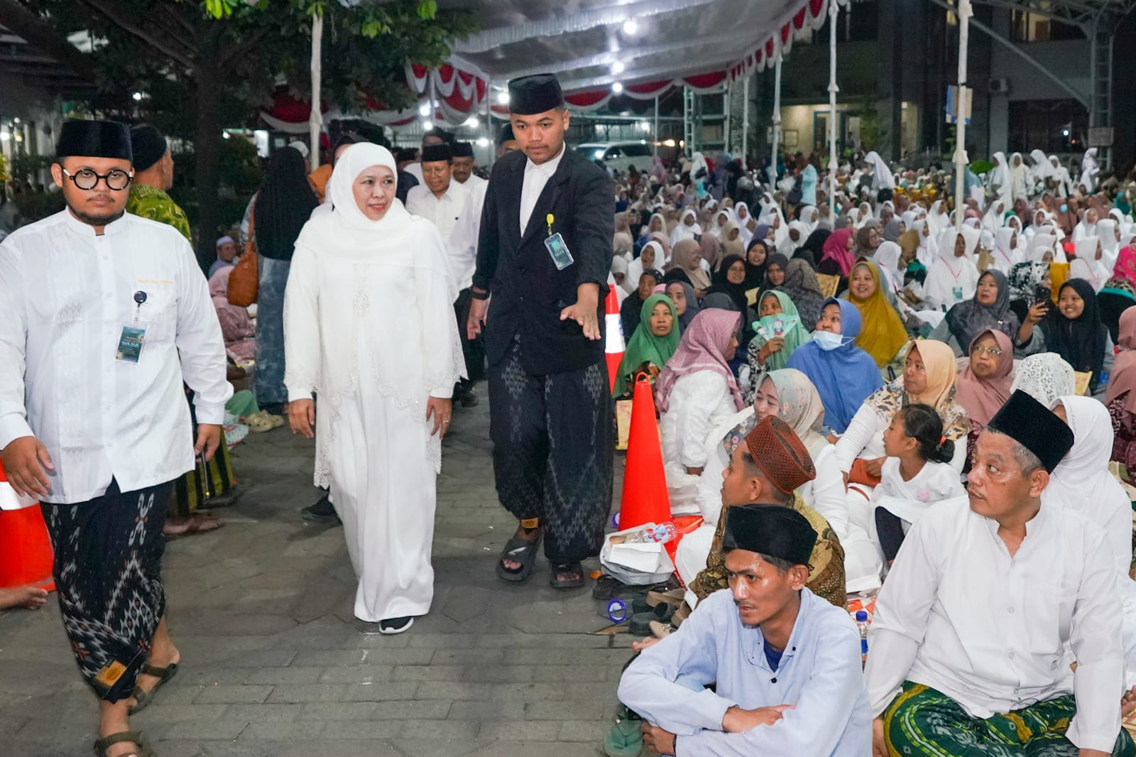 Gubernur Khofifah Ajak Teladani Gus Dur sebagai Pahlawan Kemanusiaan Sejati di Haul Tebuireng