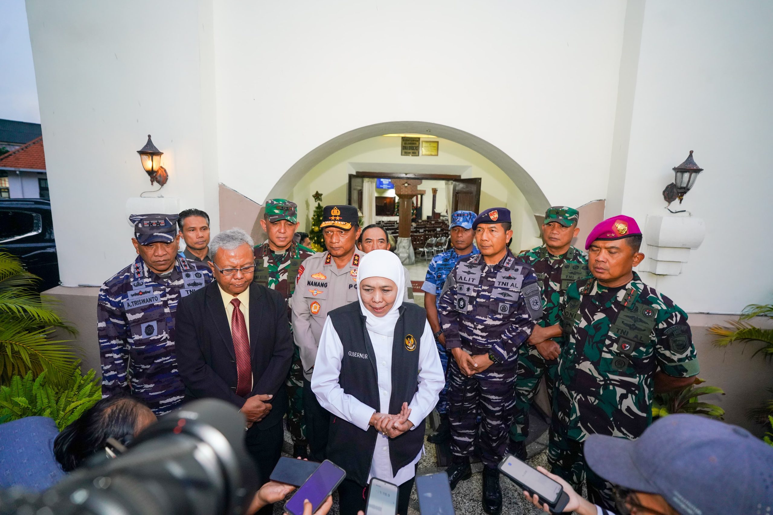 Natal 2025 Momentum Kasih dan Persatuan, Gubernur Khofifah Pastikan Ibadah Gereja Aman hingga Nataru Usai