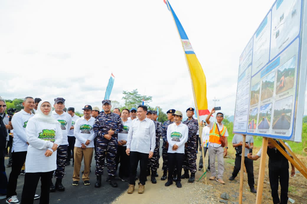 Gubernur Khofifah Apresiasi Jalan Baru Pacitan, Dorong Perawatan Infrastruktur Agar Manfaatnya Berkelanjutan