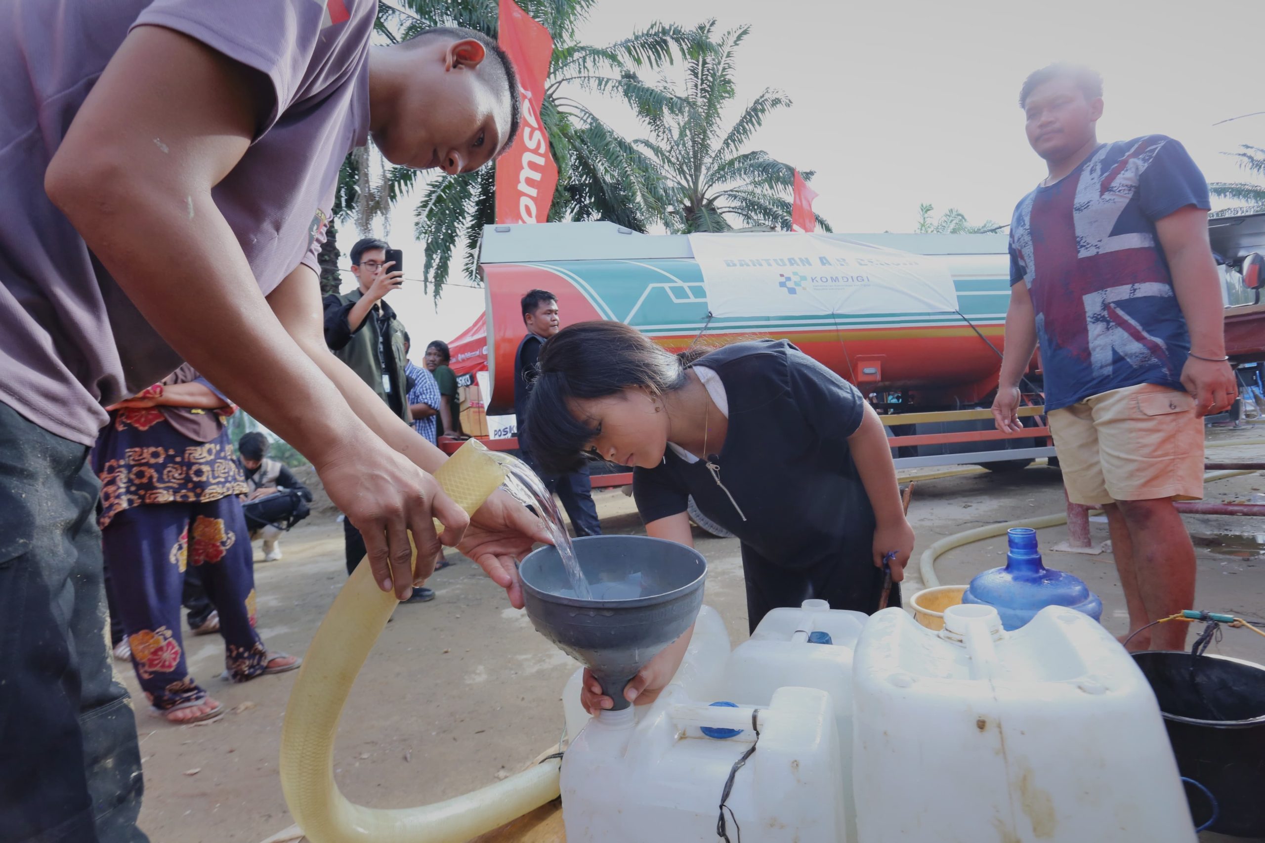 Banjir Aceh Tamiang, Bantuan 1 Juta Liter Air Bersih Tiba untuk Warga