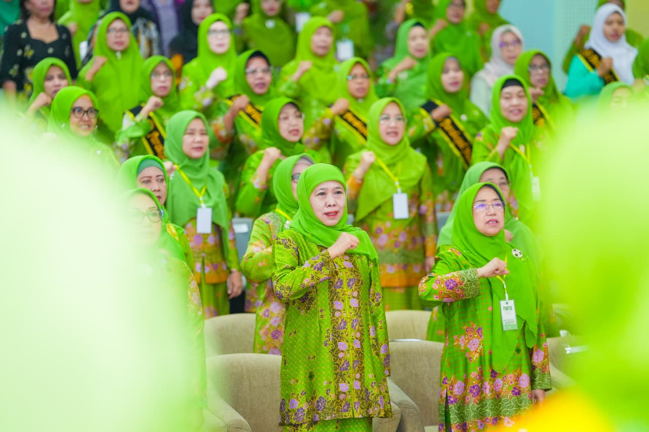 Gubernur Khofifah Saksikan Deklarasi Muslimat NU Jateng dan DIY, Dorong Upaya Diplomasi Damai dan Keadilan Global