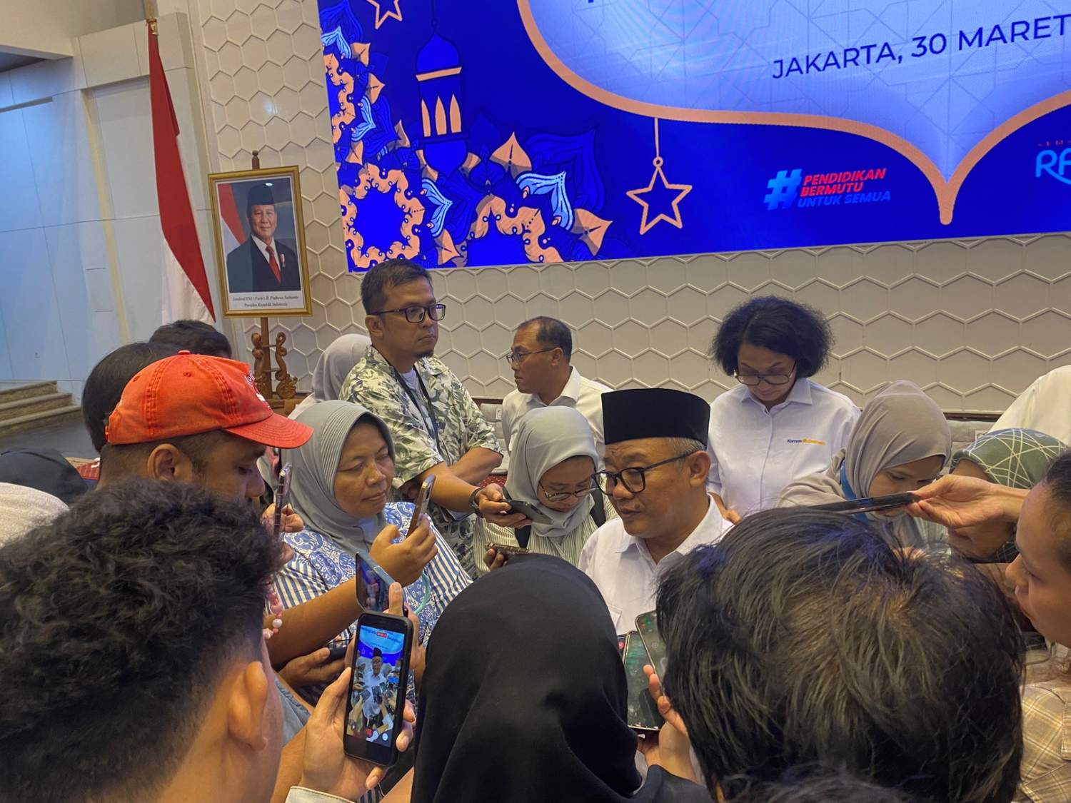 Mendikdasmen Tekankan WFH untuk Produktivitas, Bukan Libur