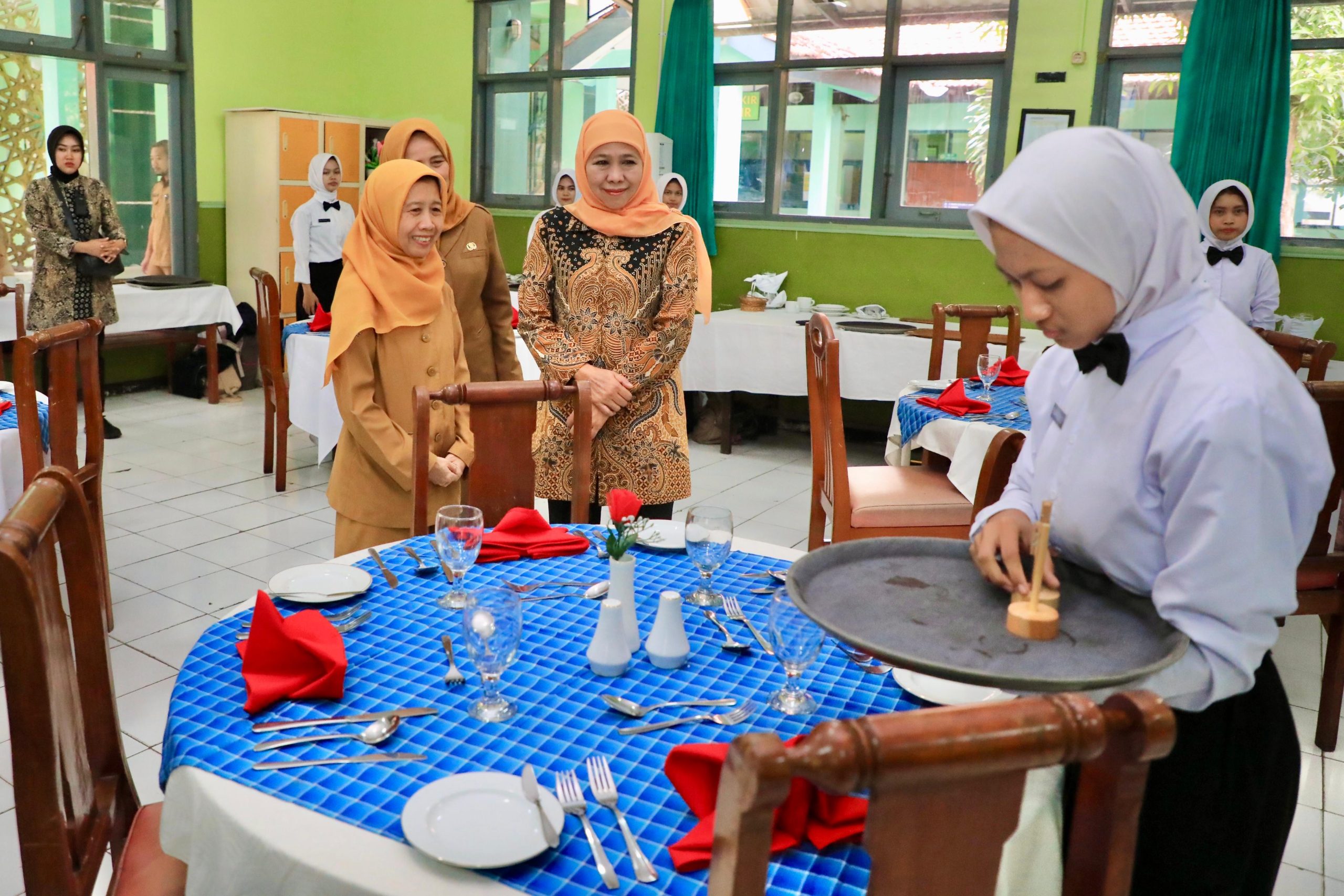 Gubernur Khofifah Sebut SMK Jatim Semakin Kompetitif dengan Penguatan Kurikulum dan DUDI
